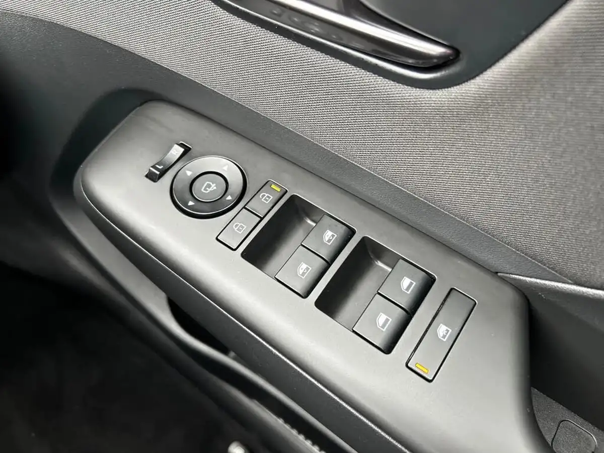 2024-hyundai-kona-16-gdi-n-line-141ps-dct-big-19