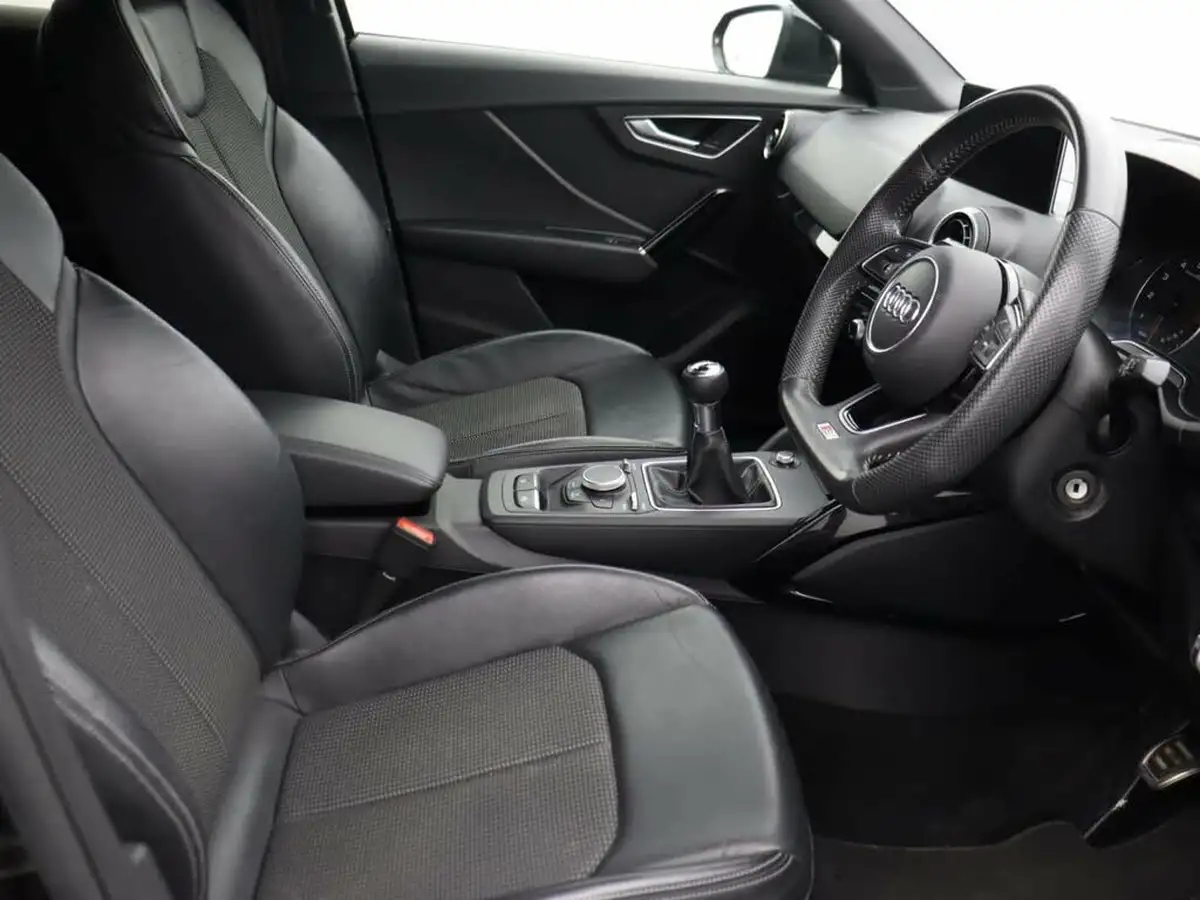 2019-audi-q2-10-30-tfsi-black-edition-big-31