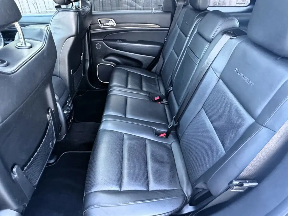 2015-jeep-grand-cherokee-30crd-summit-big-21
