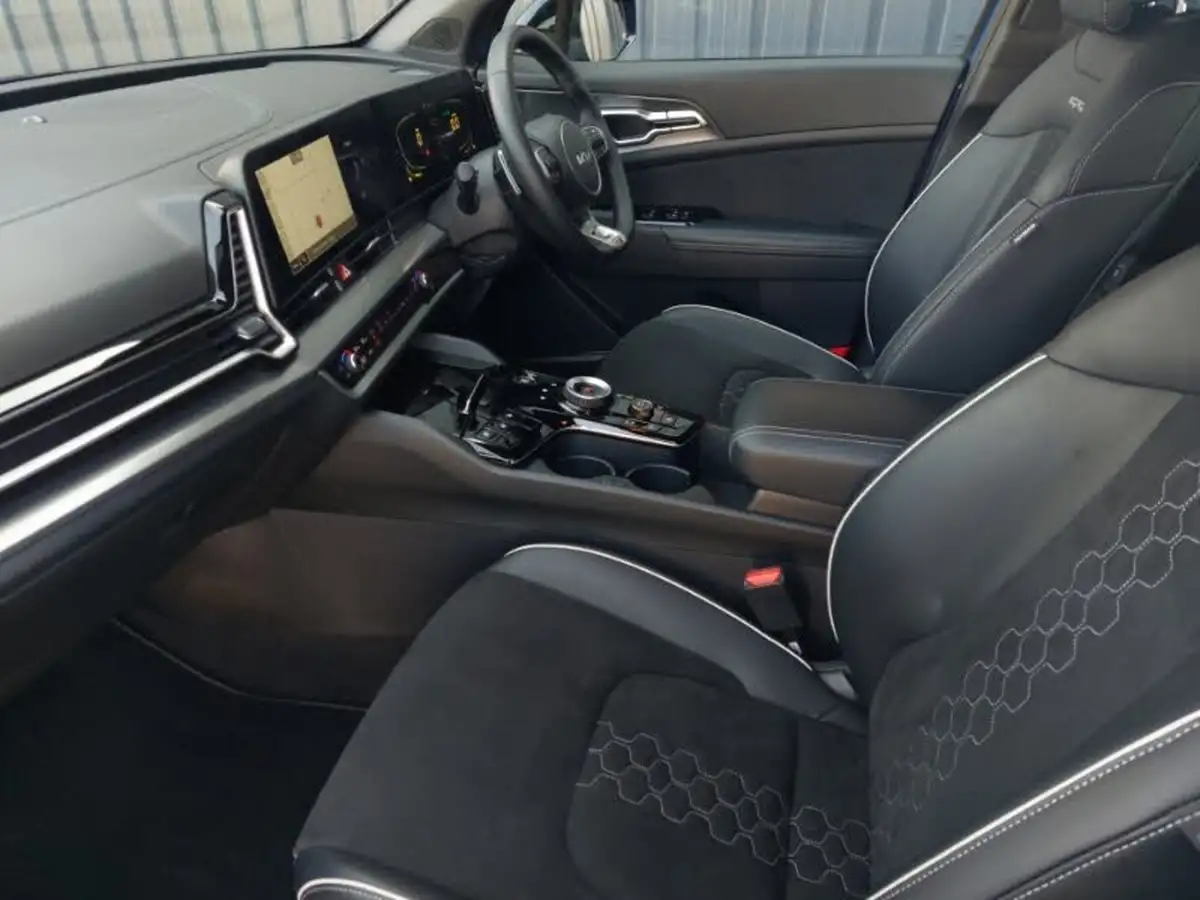 2024-kia-sportage-16-t-gdi-gt-line-261bhp-awd-phev-auto-big-4