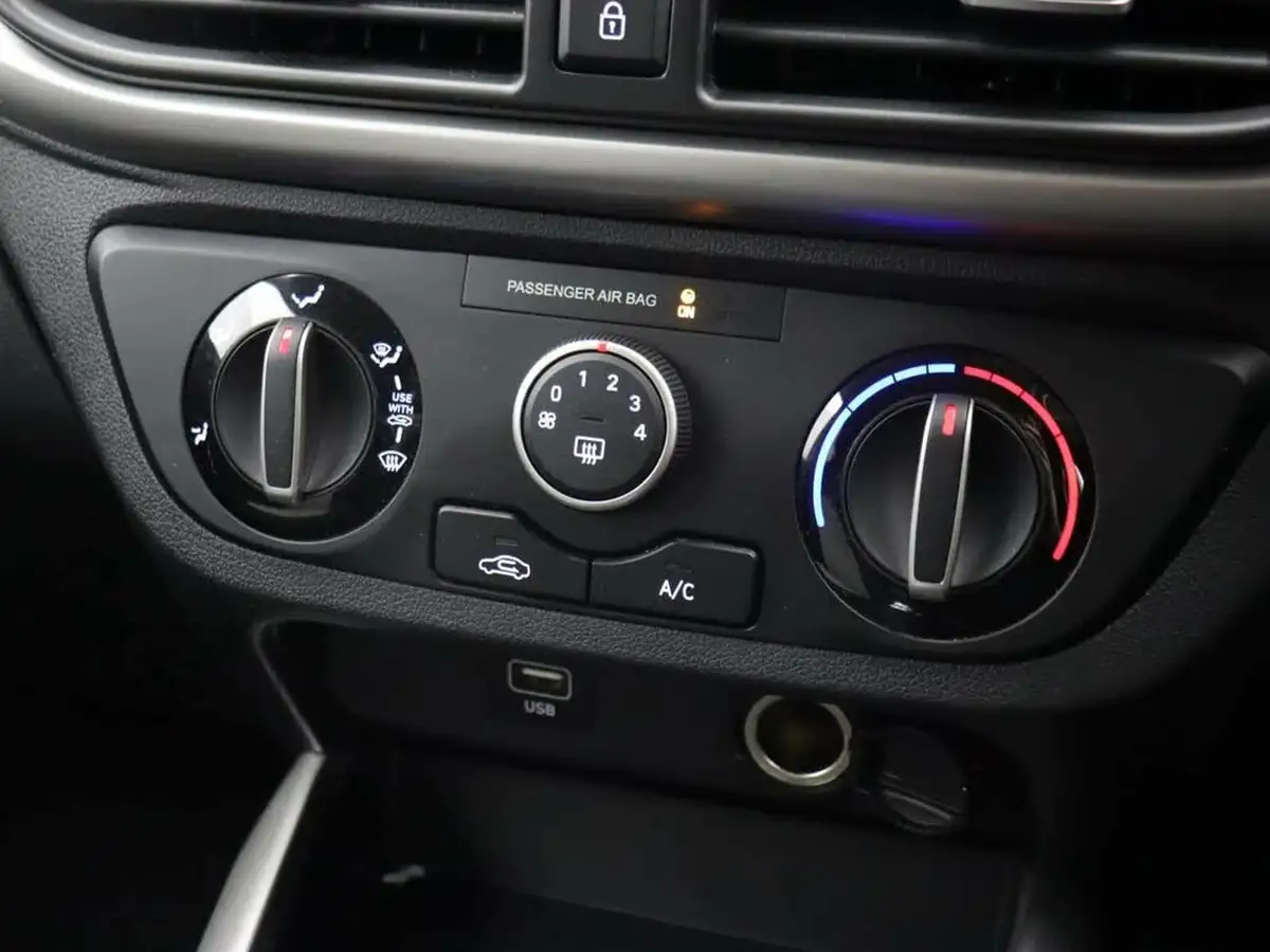 2021-hyundai-i10-10-premium-big-17