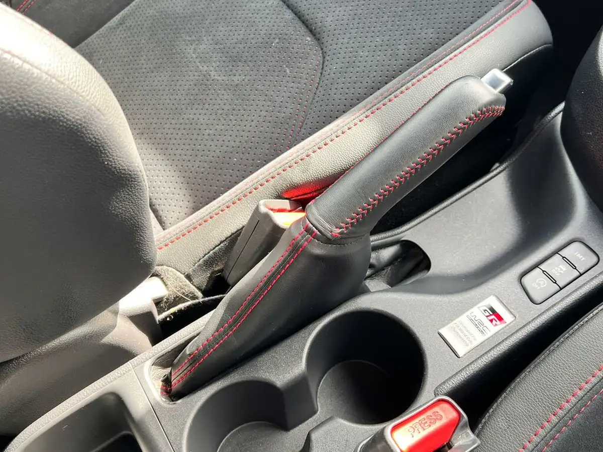 2021-toyota-yaris-16-gr-circuit-pack-big-70