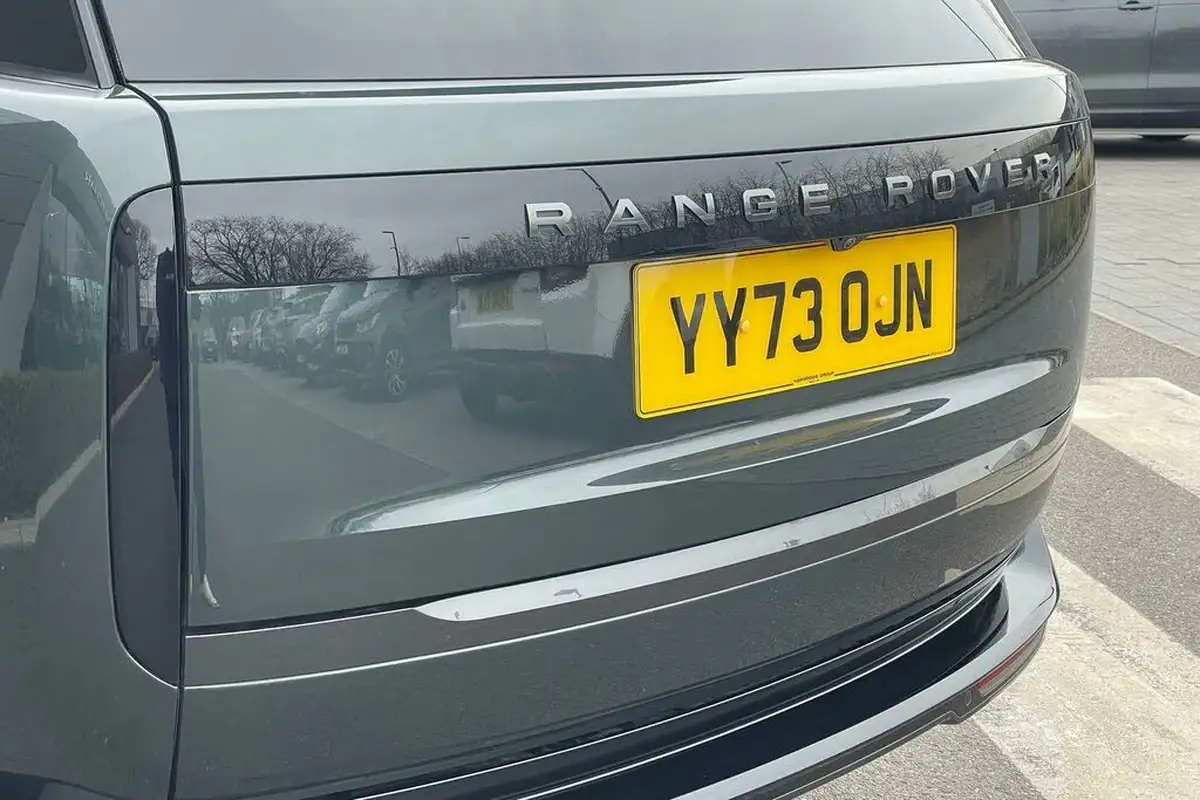 2023-land-rover-range-rover-30-d300-autobiography-big-52