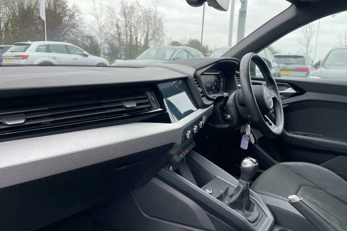 2021-audi-a1-10-25-tfsi-s-line-big-27