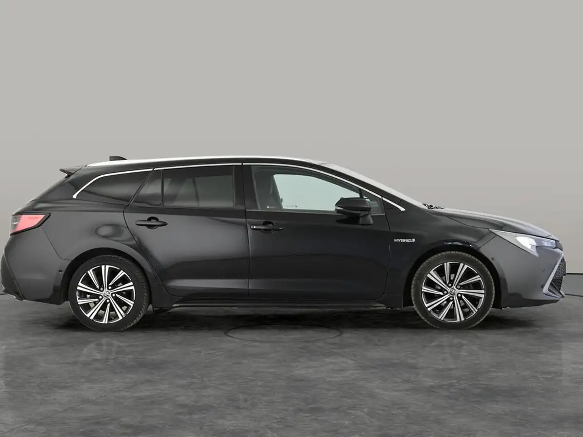 2021-toyota-corolla-18-vvt-i-design-trk-touring-sports-5d-big-4