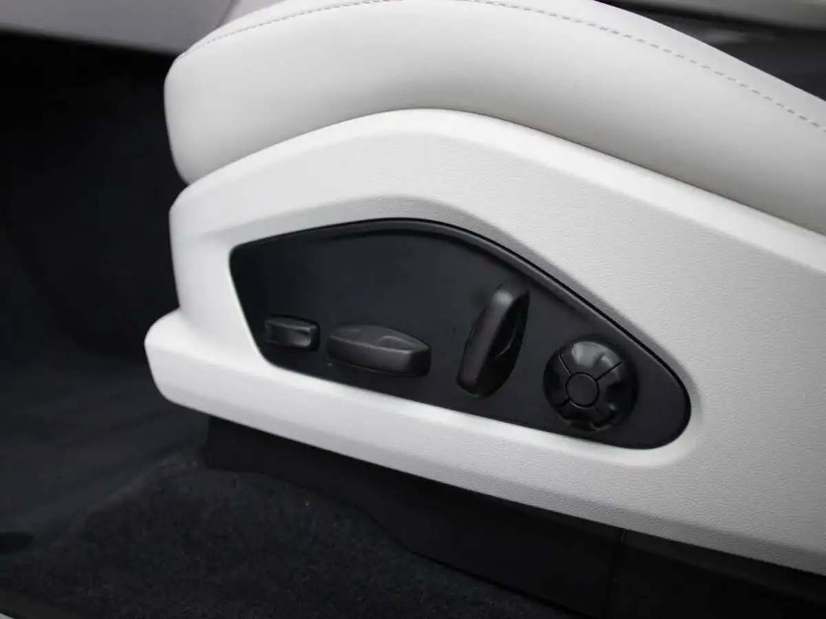 2024-porsche-macan-e-turbo-electric-big-62