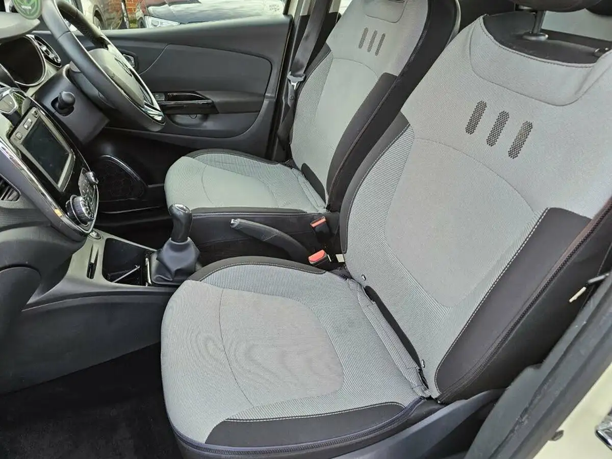 2013-renault-captur-15dci-dynamique-big-23