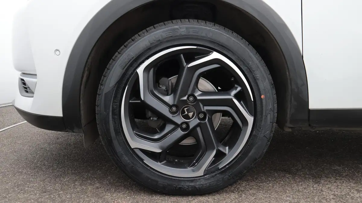 2022-ds-ds-3-crossback-12-puretech-rivoli-130ps-big-18