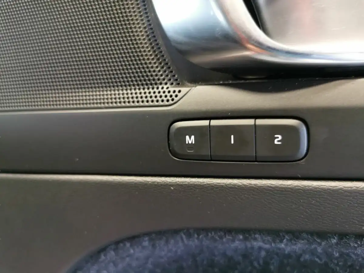 2021-volvo-xc40-15-t5-inscription-262bhp-big-18