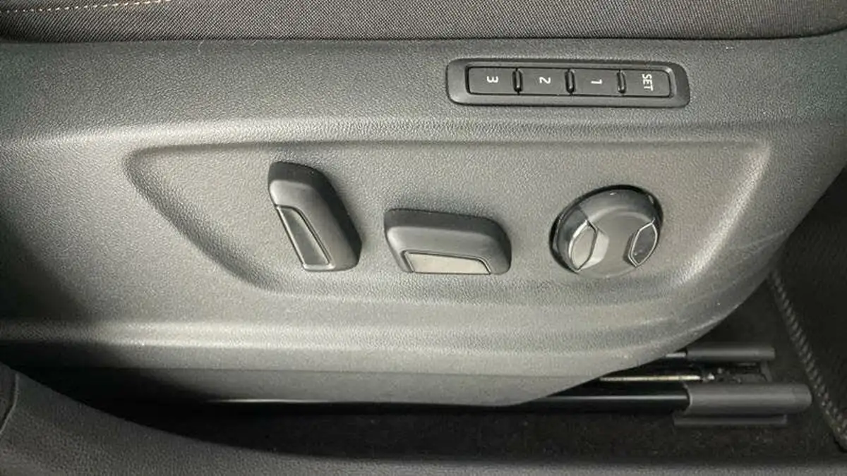 2024-cupra-ateca-15-ecotsi-v2-big-19