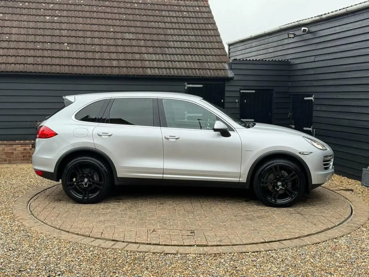 2013-porsche-cayenne-30td-big-4