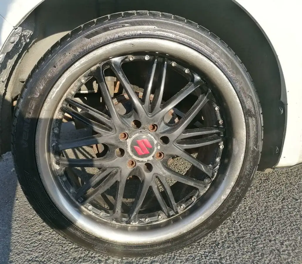 2010-suzuki-swift-13-sz3-3d-big-33