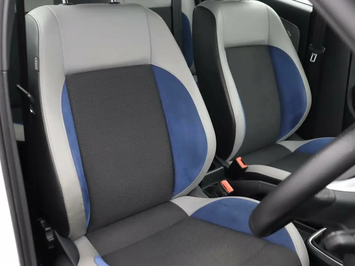 2017-volkswagen-polo-14-tsi-bluegt-act-bmtss-5d-big-9
