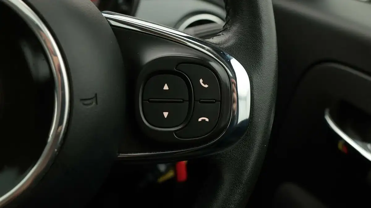 2018-fiat-500-12-lounge-big-26
