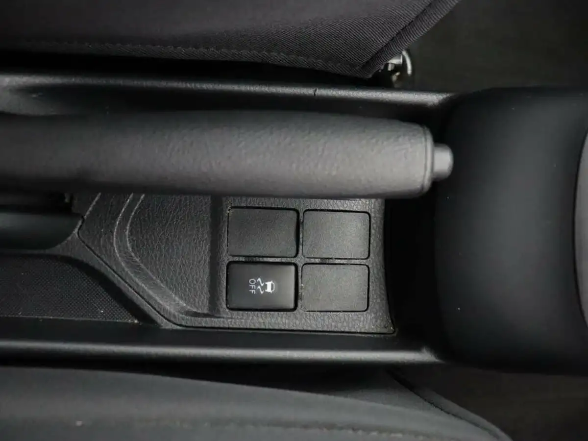 2019-toyota-yaris-10-vvt-i-active-big-32