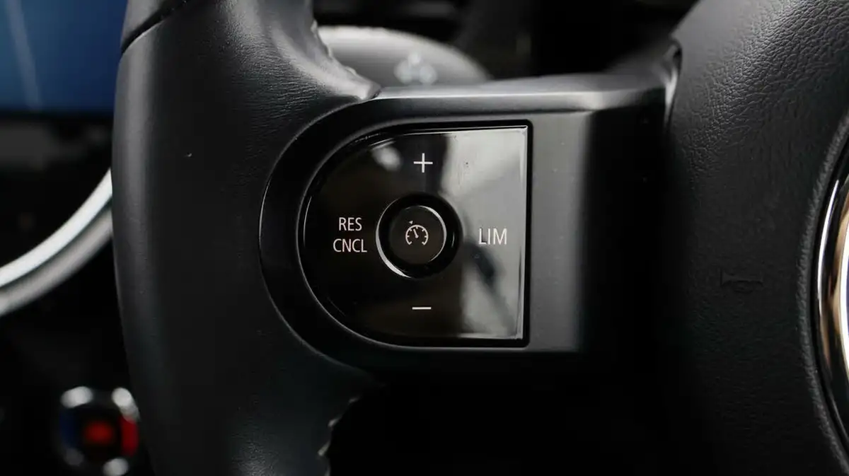 2021-mini-cooper-15-cooper-exclusive-hatchback-3d-auto-big-21
