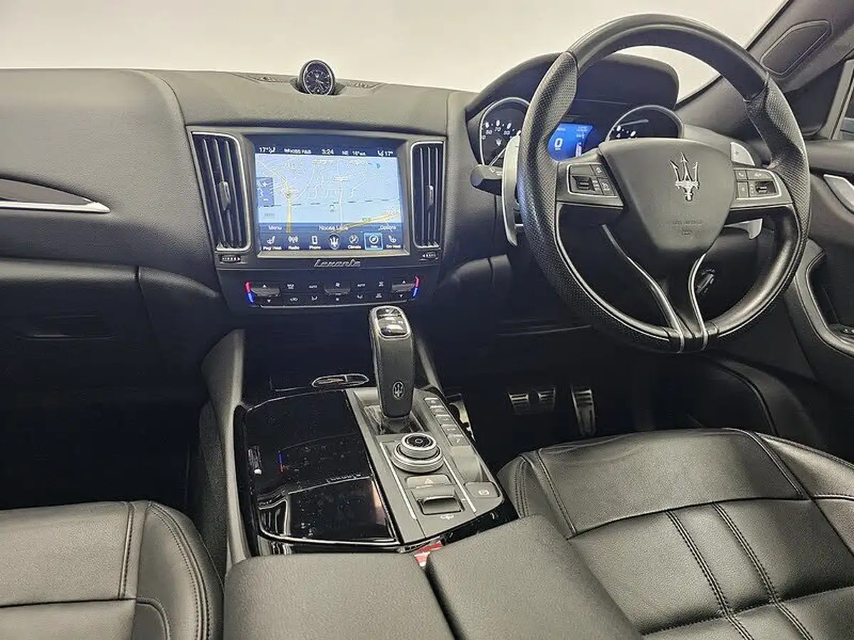 2021-maserati-levante-30-gransport-big-24