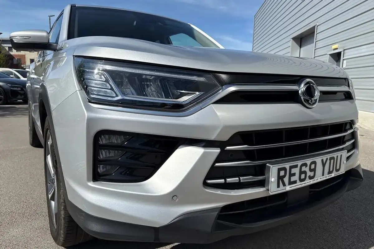 2019-kgm-ssangyong-korando-16td-ultimate-big-16