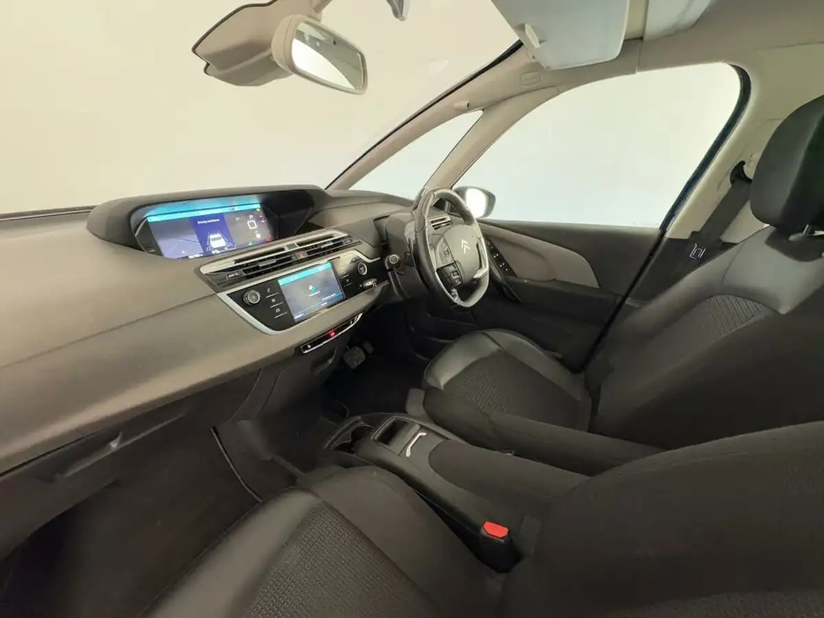 2022-citroen-grand-c4-spacetourer-12-puretech-shine-eat8-big-11