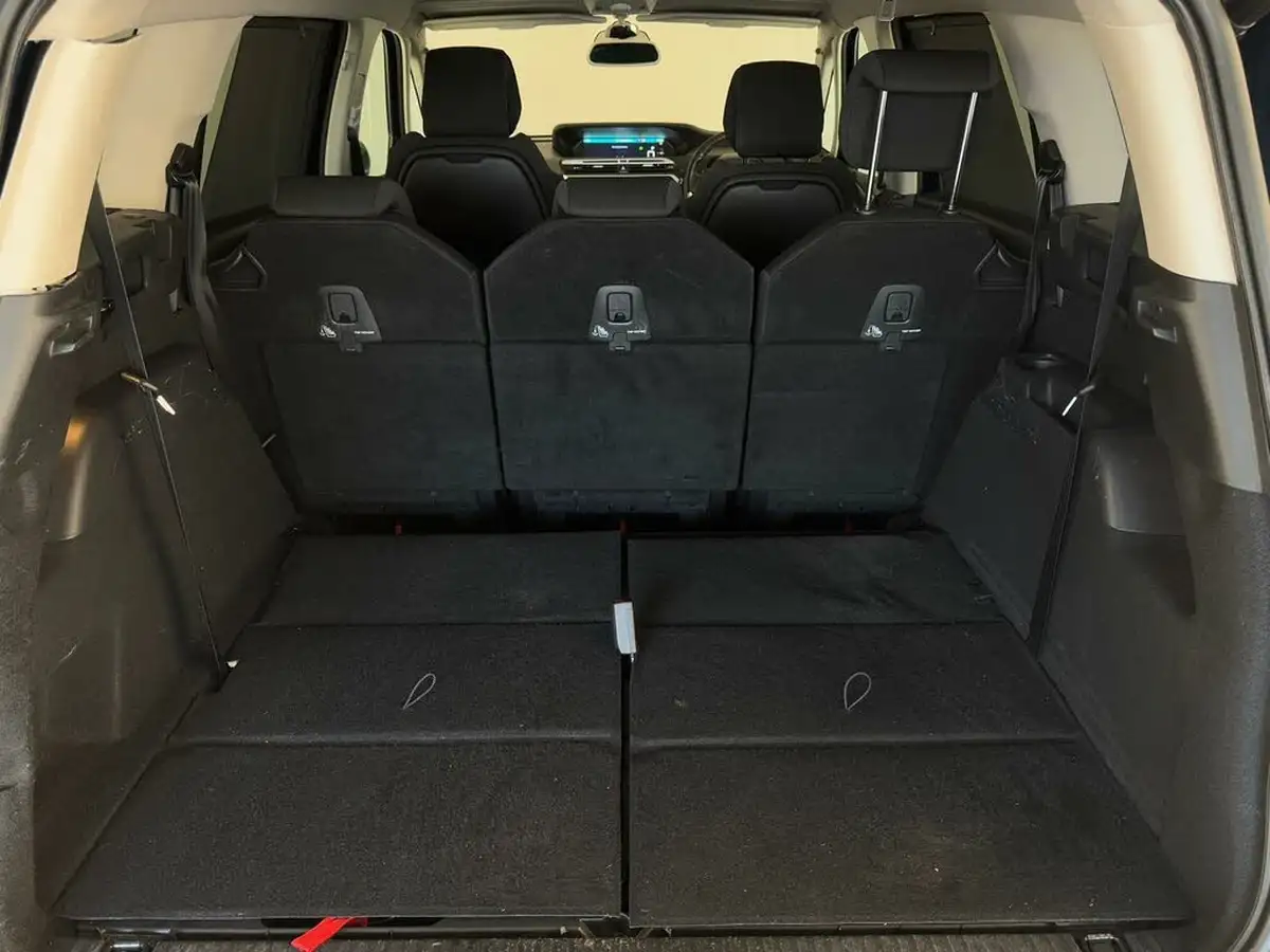 2022-citroen-grand-c4-spacetourer-12-puretech-shine-eat8-big-35