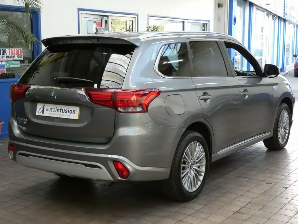 2021-mitsubishi-outlander-24-dynamic-phev-big-30