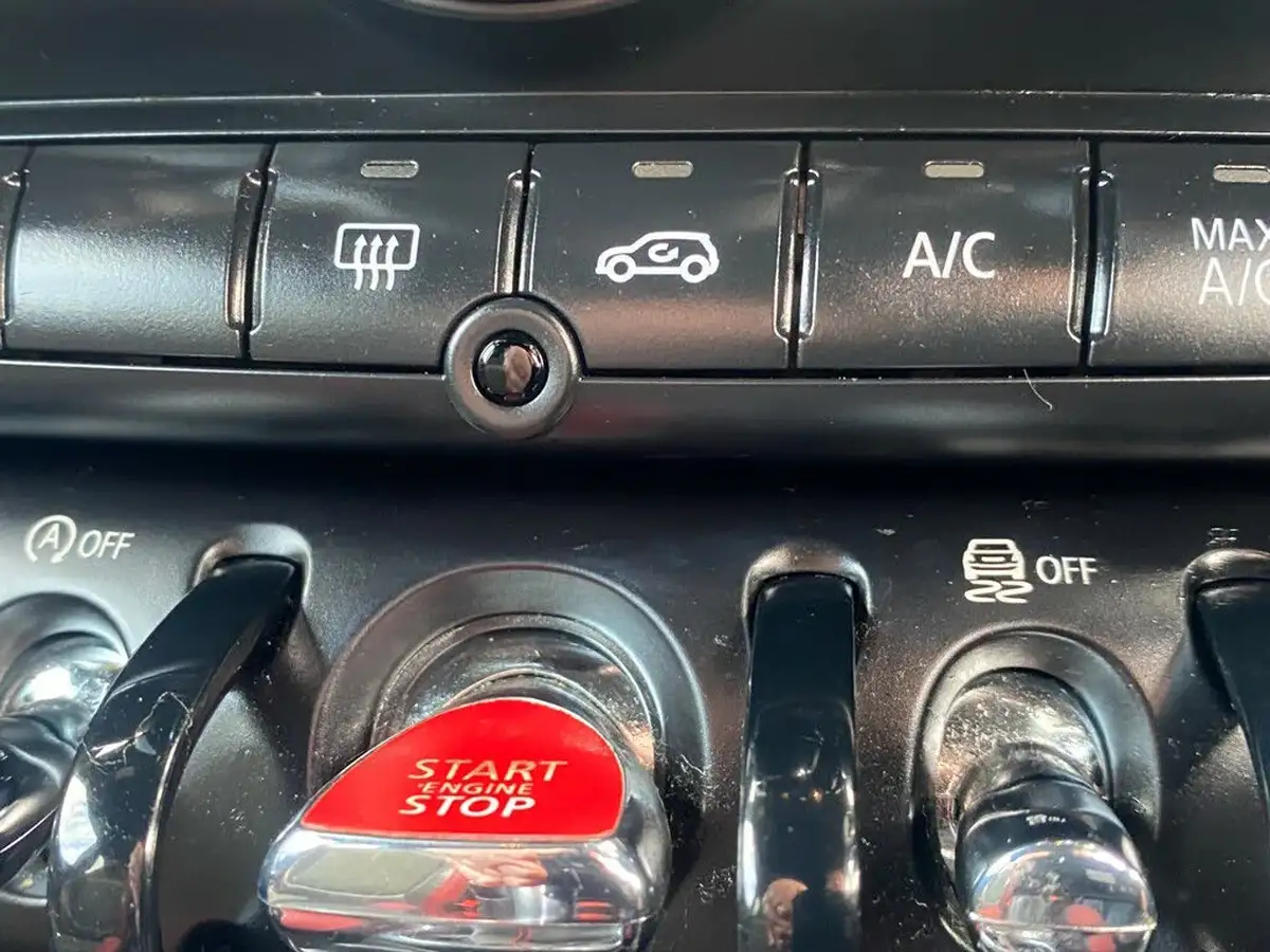 2017-mini-cooper-20-john-cooper-works-ss-hatchback-3d-big-21