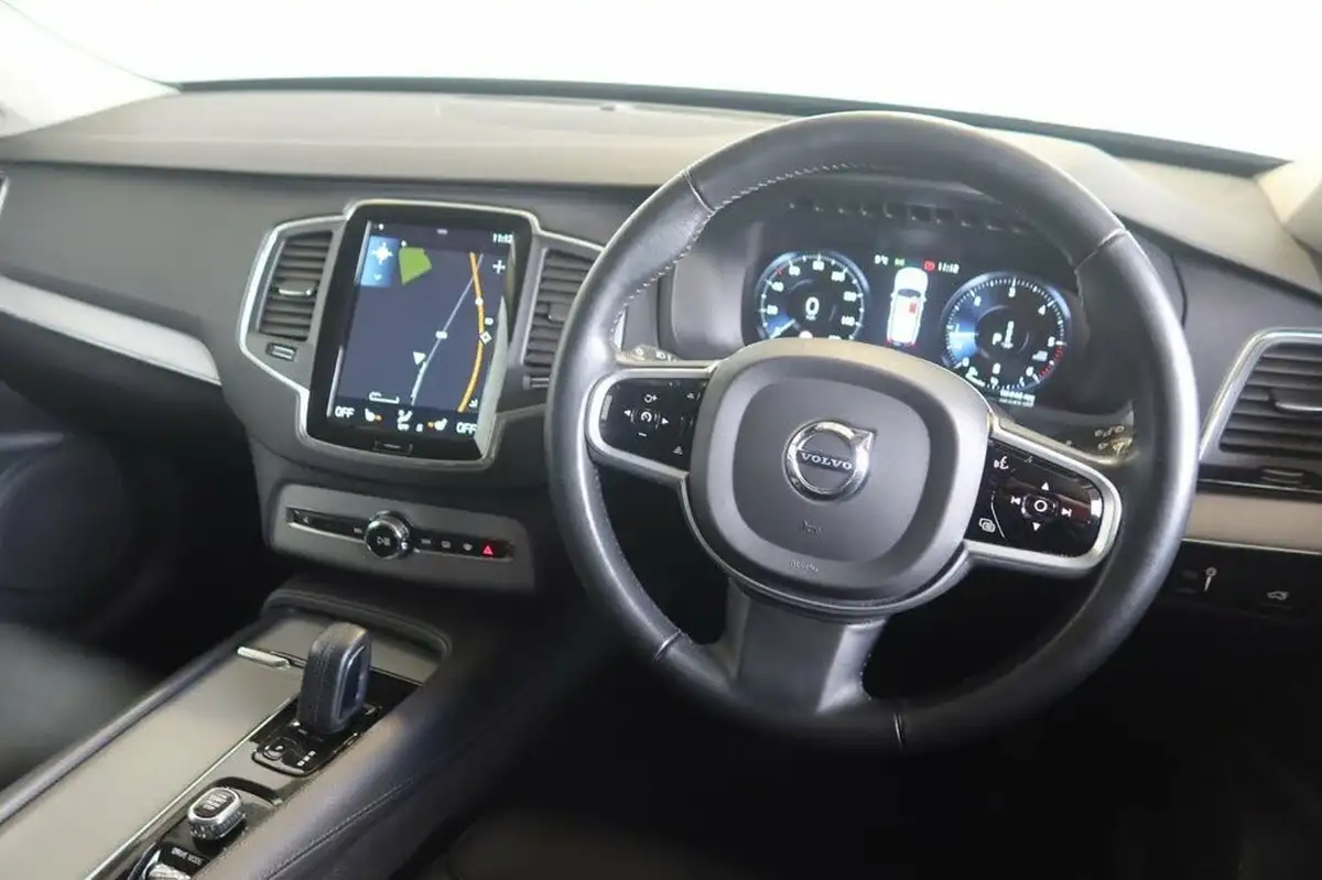 2021-volvo-xc90-20td-b5-momentum-big-4
