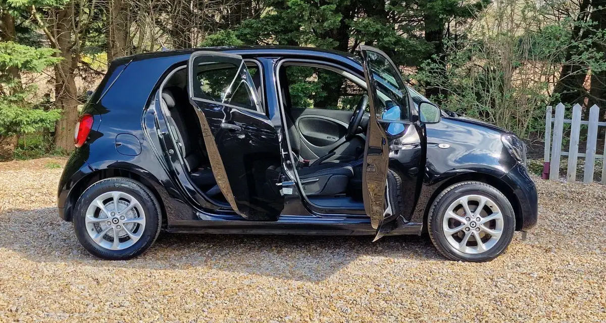 2016-smart-forfour-10-passion-70bhp-premiumss-twinamic-big-17