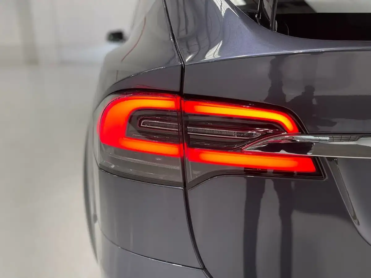 2020-tesla-model-x-e-long-range-big-24
