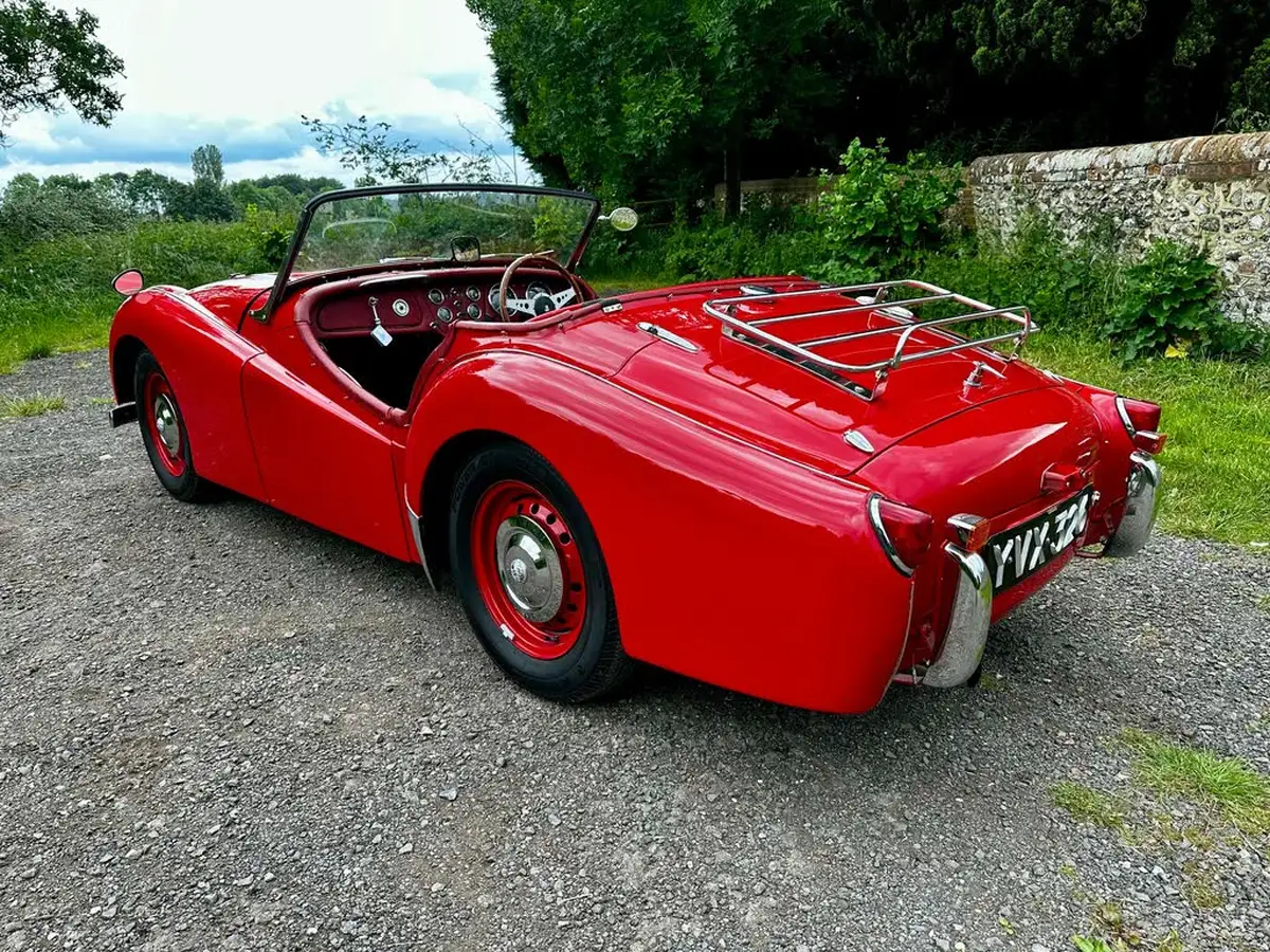 1954-triumph-tr2-20l-roadster-big-3