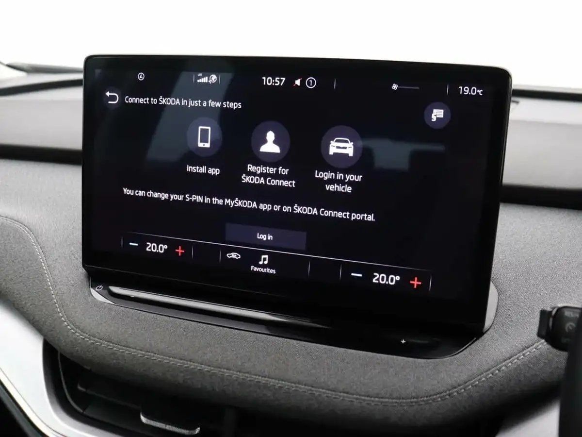 2021-skoda-enyaq-e-60-62-kwh-big-20