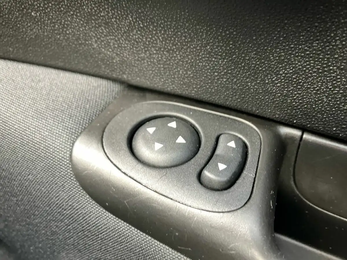 2021-fiat-500-10-lounge-big-20