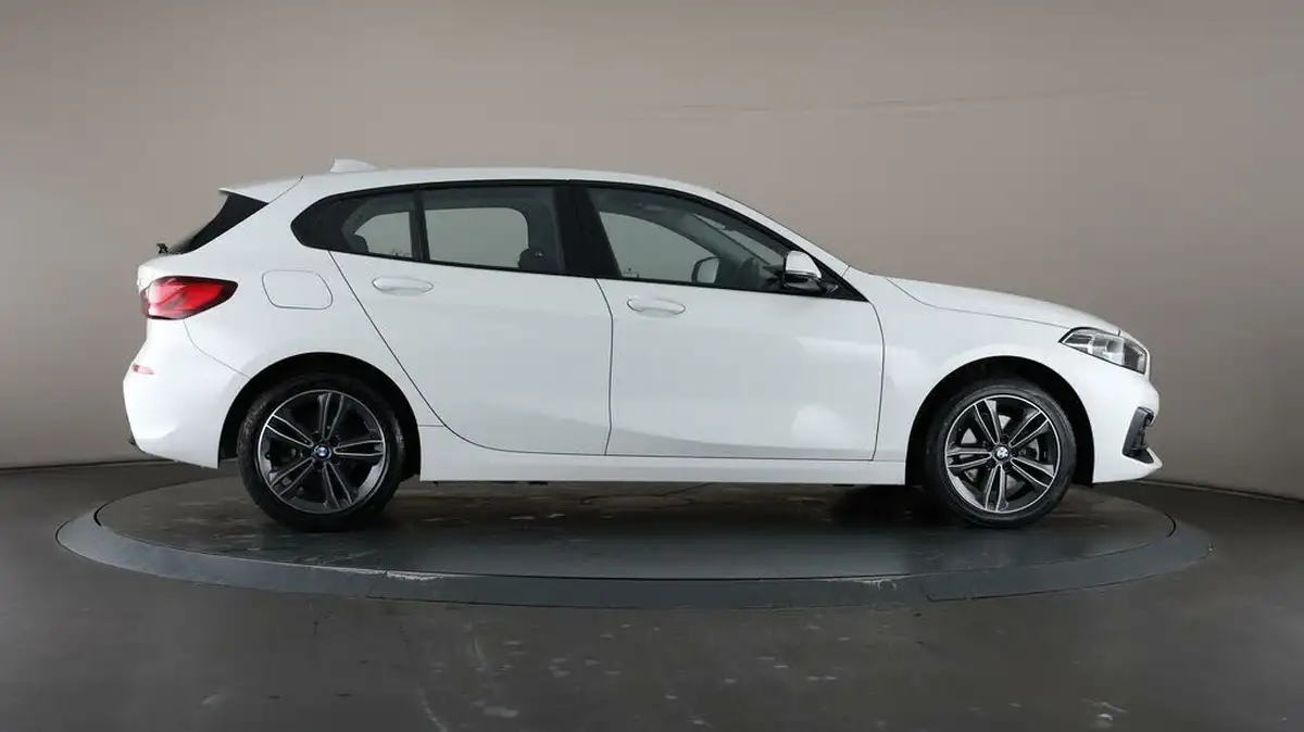 2022-bmw-1-series-big-54