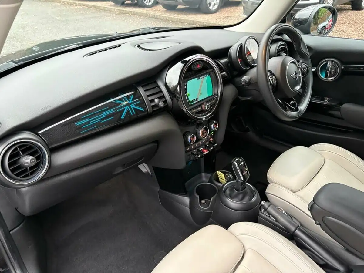 2019-mini-cooper-15-cooper-exclusive-134bhp-hatchback-3d-auto-big-35