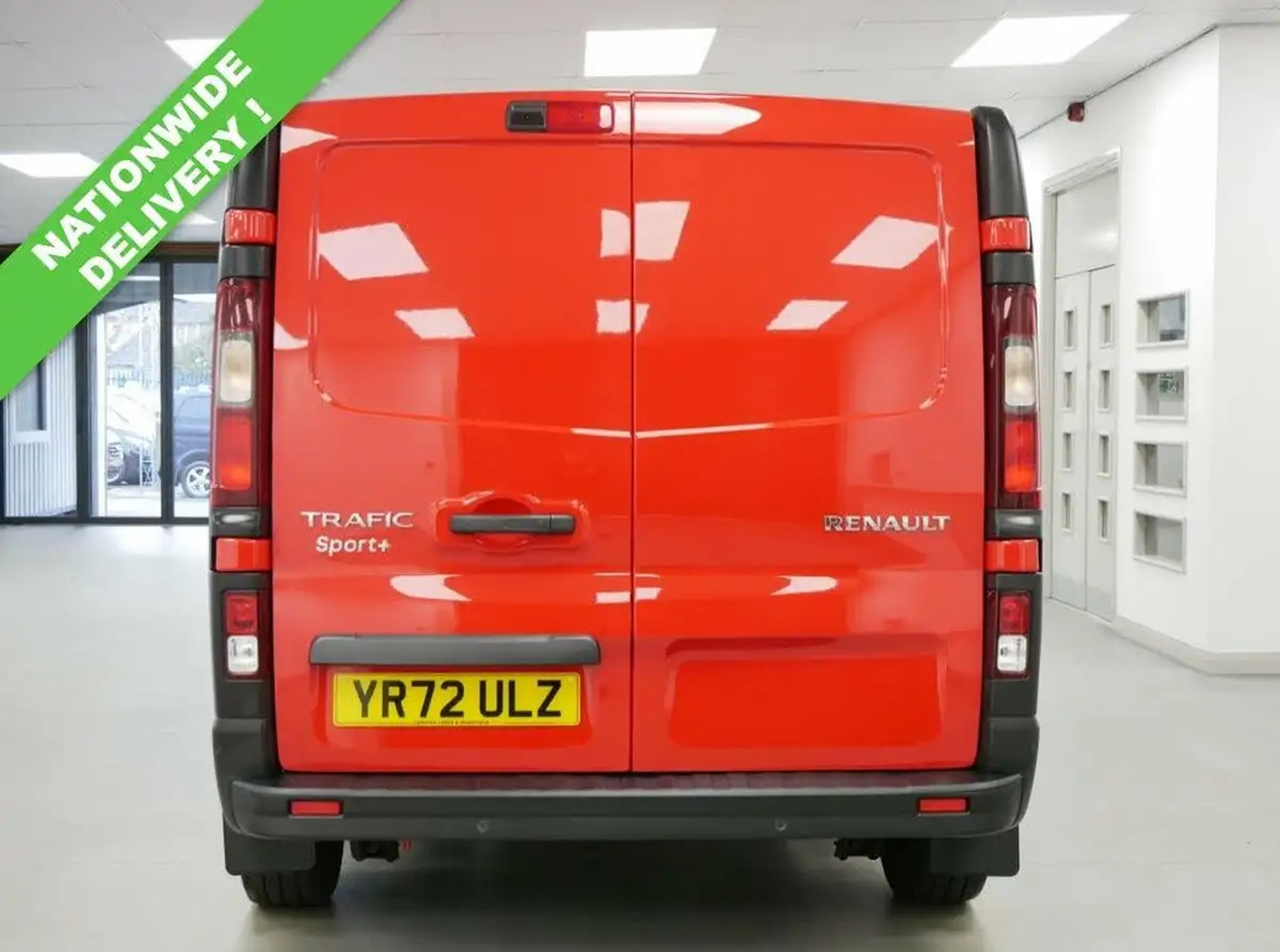 2022-renault-trafic-20dci-ll30-150-sport-panel-big-16