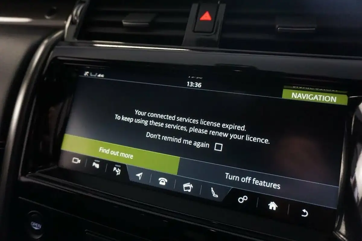 2020-land-rover-discovery-30-sd6-hse-big-32