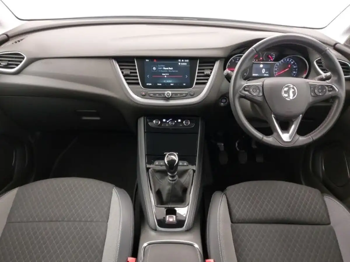 2021-vauxhall-grandland-x-12-griffin-big-2