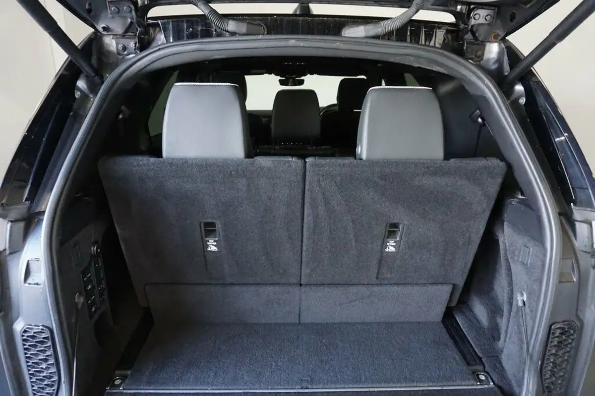 2020-land-rover-discovery-30-sd6-hse-big-8