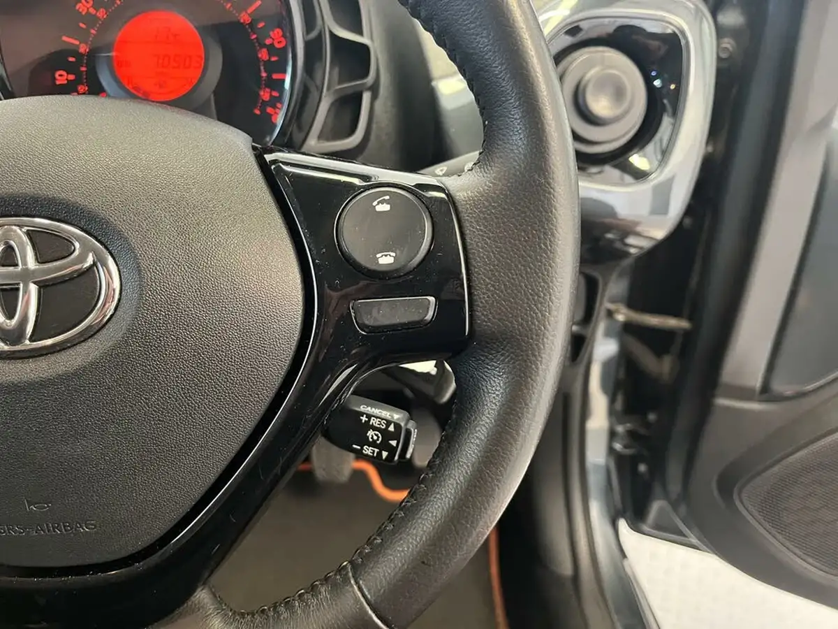 2017-toyota-aygo-10-vvt-i-x-press-71bhp-big-17