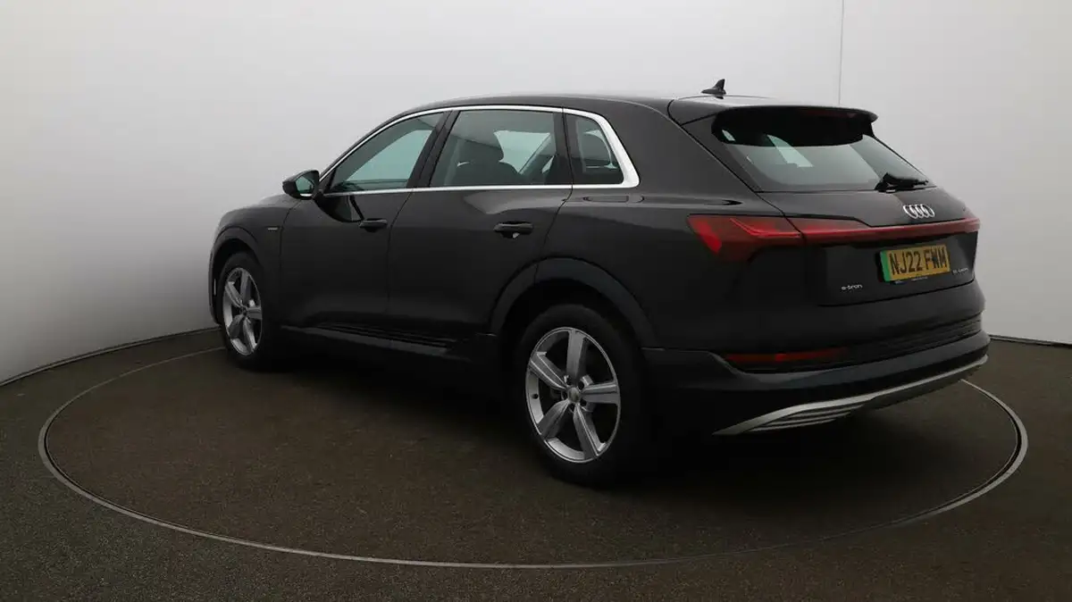 2022-audi-e-tron-55e-technik-station-wagon-big-5