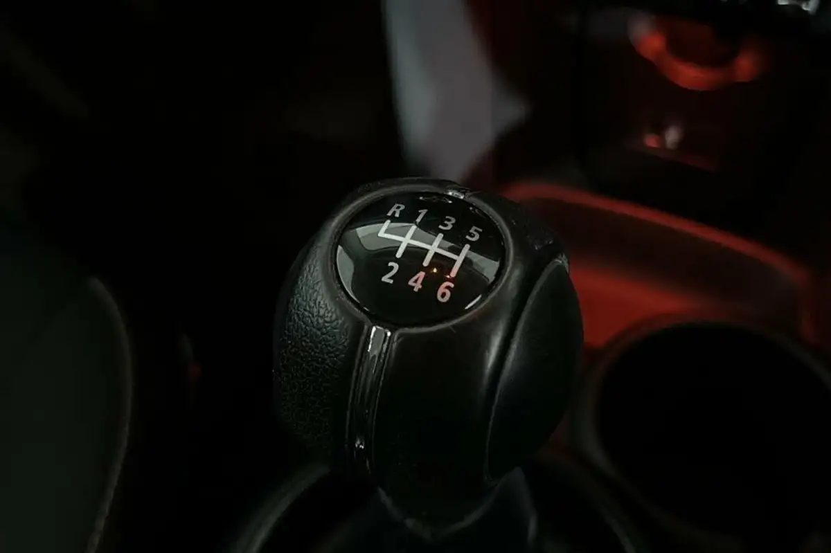 2020-mini-countryman-15-cooper-classic-big-29