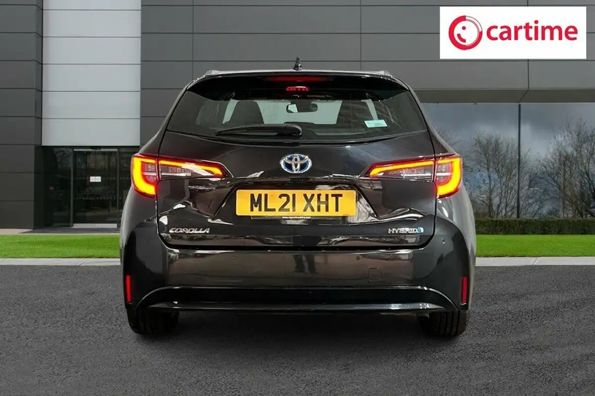 2021-toyota-corolla-18-vvt-i-icon-tech-spare-wheel-touring-sports-5d-big-5