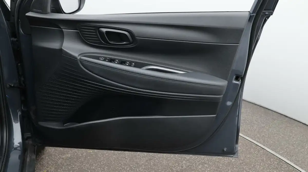 2022-hyundai-bayon-10-t-gdi-se-connect-big-15