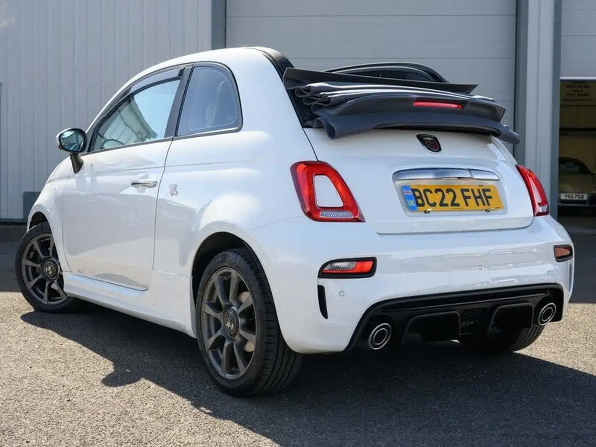 2022-abarth-595c-big-5