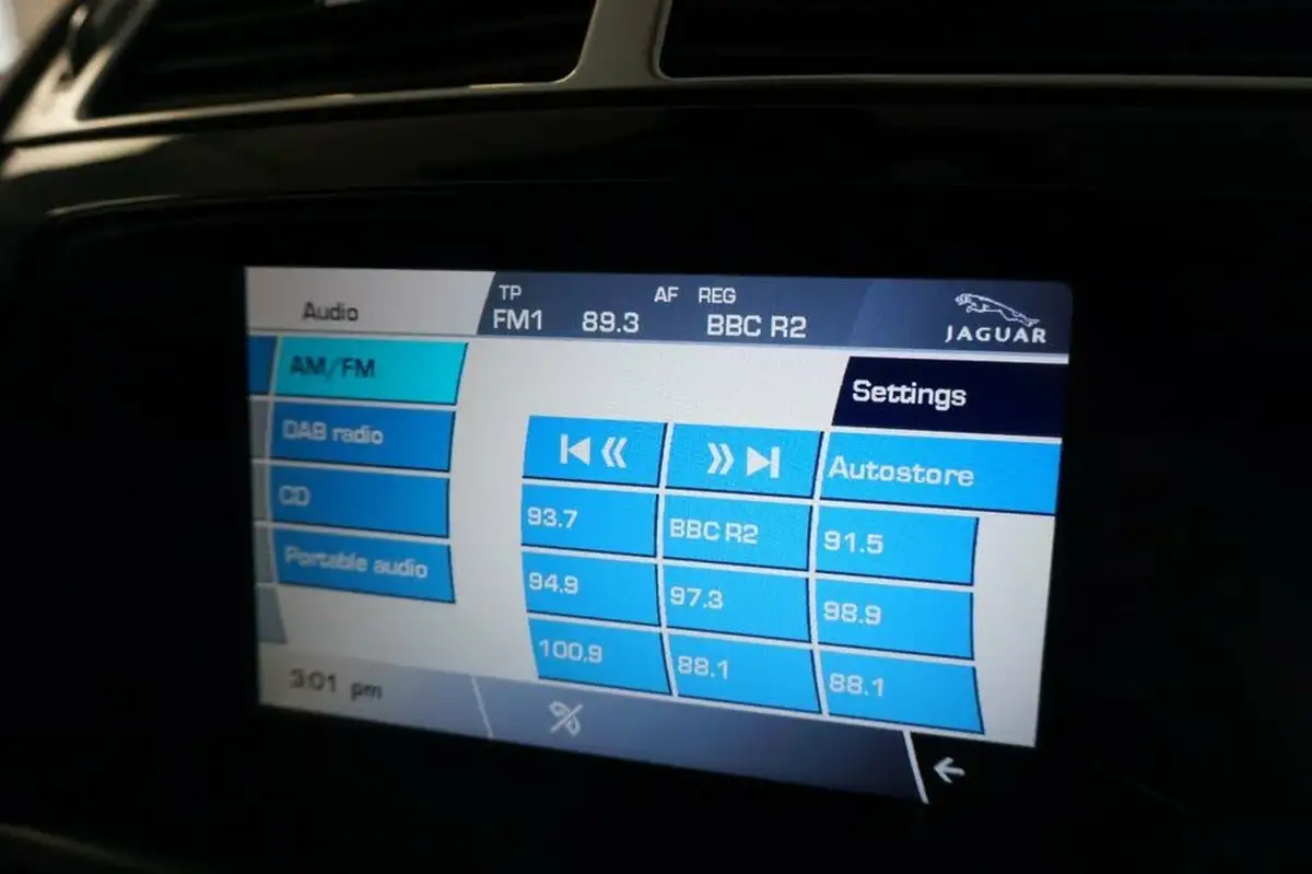 2013-jaguar-xk-50-portfolio-coupe-big-28