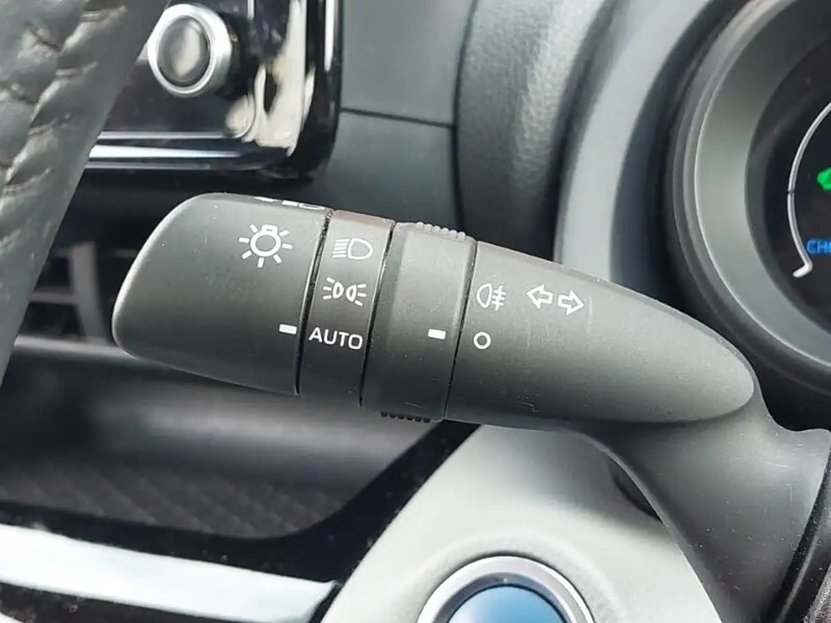2022-toyota-yaris-cross-15-vvt-i-icon-big-16