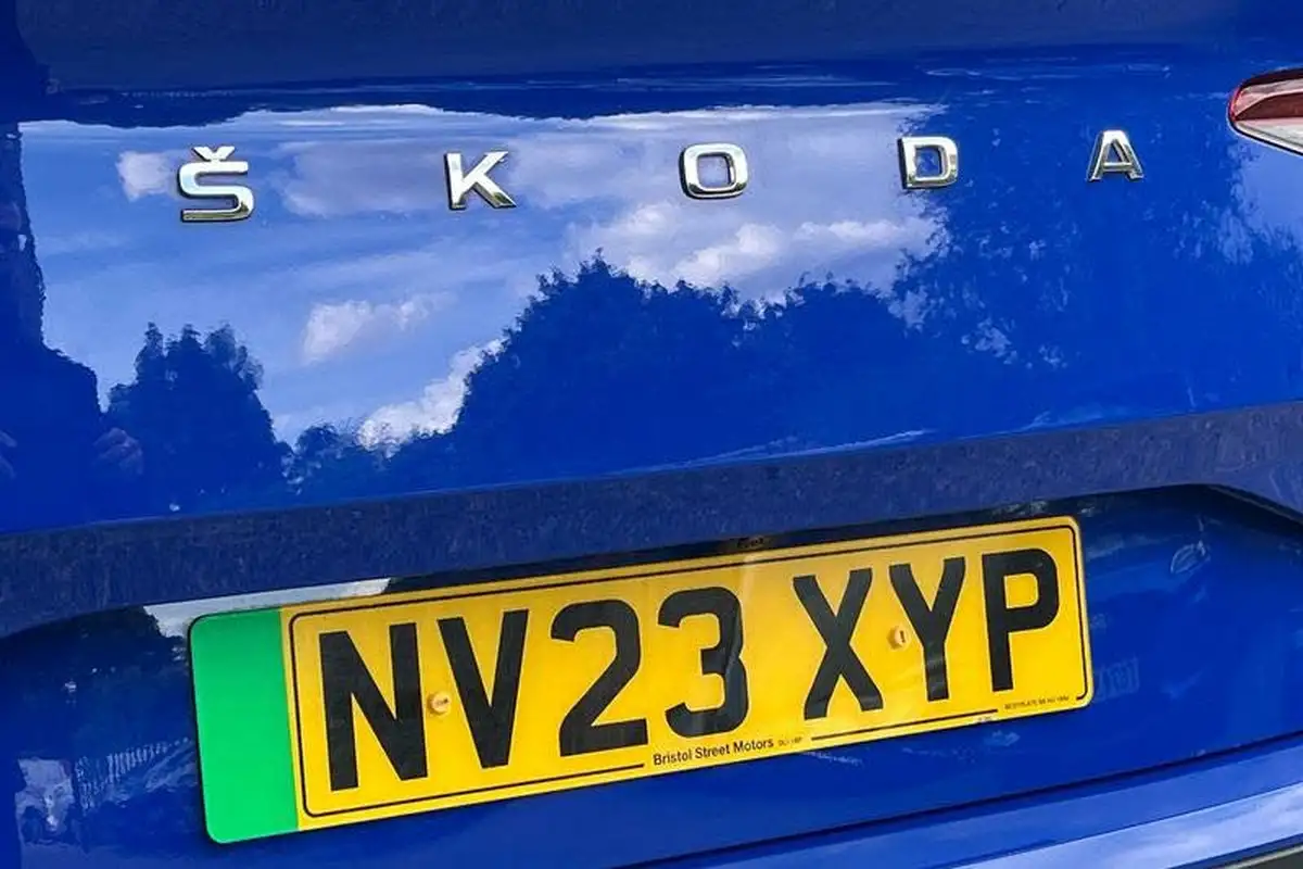 2023-skoda-enyaq-e-80-82-kwh-station-wagon-big-39