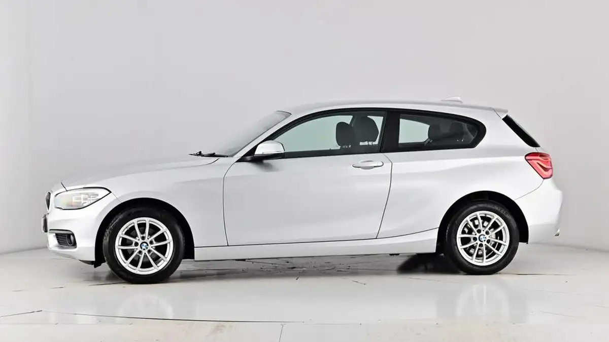 2017-bmw-1-series-20td-118d-se-3d-big-55