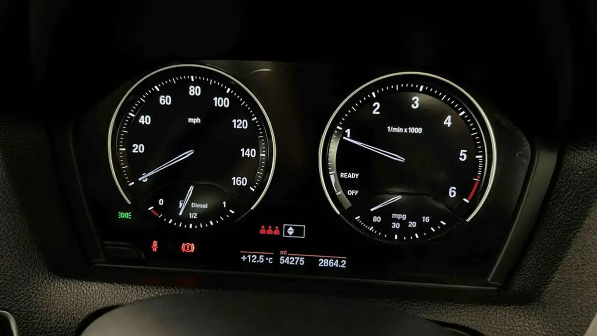 2017-bmw-1-series-20td-118d-se-3d-big-6