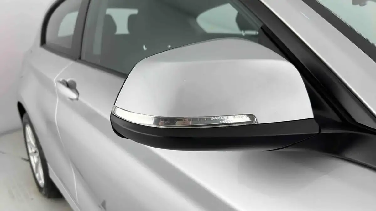 2017-bmw-1-series-20td-118d-se-3d-big-28